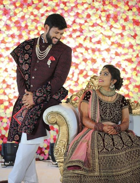 Tall Groom Short Bride Indian, Wedding Dresses For Couples Indian, Couple Stage Poses, Stage Couple Poses, Reception Stage Couple Poses, Easy Couple Poses Selfie, Wedding Couple Poses On Stage, Couple Stage Wedding, Reception Stills Couples Telugu