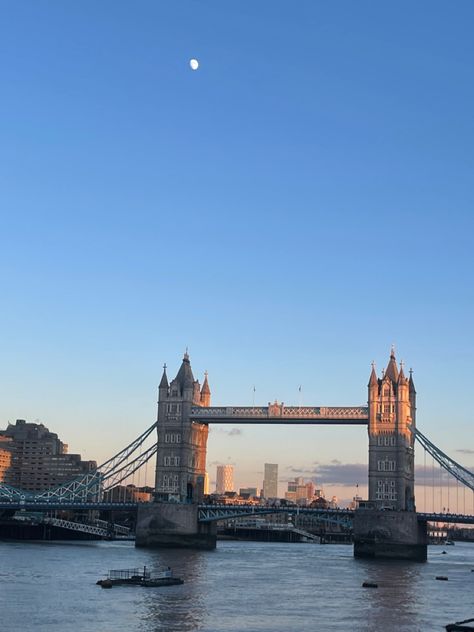 Canada Water London, Tower Of London Aesthetic, Thames River London, London In Winter, River Thames London, London Tower Bridge, Thames River, London Vibes, Winter Moon