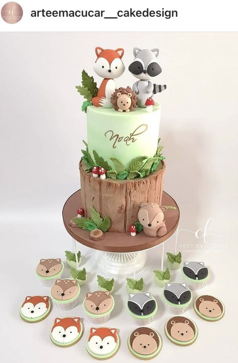 Gateau Baby Shower Garcon, Woodland Theme Cake, Woodland Birthday Cake, Animal Baby Shower Cake, Safari Baby Shower Cake, Baby First Birthday Cake, Woodland Cake, Woodland Birthday Party, Baby Boy 1st Birthday Party