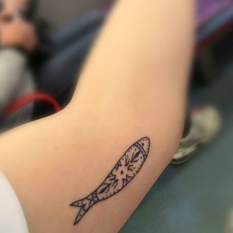 Sardine Tattoo, Nice People, Painting Tile, Skin Art, So Nice, Body Mods, Tiny Tattoos, Tattoo Shop, Cute Tattoos