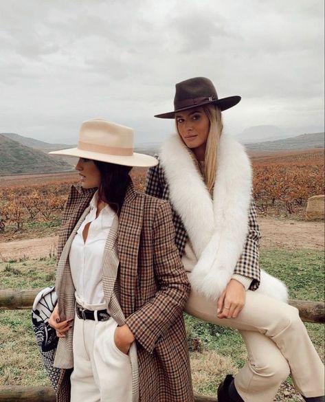 Fall Hats For Women Outfits, Fall Hats For Women, Western Winter Outfits, Elegantes Outfit Damen, Stile Blair Waldorf, Adrette Outfits, Rok Outfit, Thanksgiving Outfit Ideas, Thanksgiving Outfit Women