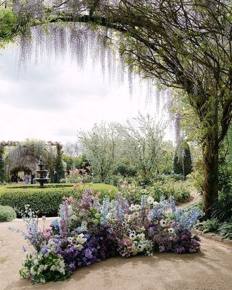 Flower Hedge, Wisteria Wedding, Wisteria Garden, Enchanted Garden Wedding, Purple Wisteria, English Garden Wedding, Classy Wedding Dress, Lilac Wedding, Lake Como Wedding