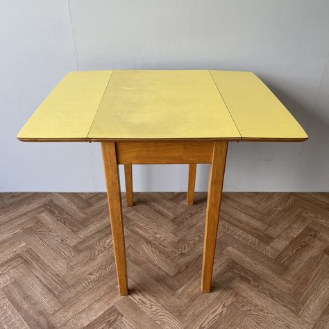 Drop Leaf Formica Table, Yellow Formica Table, Retro Table And Chairs, Formica Table, 1960s Kitchen, Small Kitchen Tables, Retro Table, Kitchen Table Wood, Vintage Dining Table