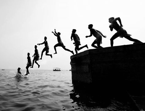 Nimit Nigam posted on Instagram: “My Kind Of #10fps 2 shots overlap ho rahe the toh nai dale😅  Shot on #SonyA7riii  #Banaras…” • See 2,201 photos and videos on their profile. Multiplicity Photography Creative, Multiplicity Photography, Art Of Silence, Creative Photo Ideas, Teaching Photography, Gcse Photography, Graphics Portfolio, Composite Photography, Garden Rock Border