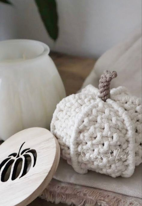 🟠copying ideas for other tutorials or e-patterns, as well as copying of videos is not permitted! If you make this pumkin, show it off by tagging @greysmade on social media platforms. I would be happy to see your works. Macrame Fall Crafts, Macrame Pumpkin Coaster, Macrame Halloween Wreath, Macrame Pumpkin Wreath, Diy Macrame Halloween Decorations, Macrame Pumpkin Tutorial, Thanksgiving Macrame Ideas, Fall Macrame Decor, Useful Macrame Ideas