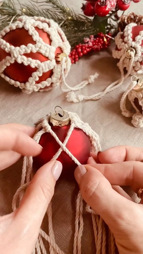 macramessage on Instagram: Christmas preparations🙌🏻🎄 12 macrame models of Christmas balls ❤️⬇️⬇️⬇️ full video 📍YouTube Sasha Macramessage (link in bio) . . . . . .… Macrame Christmas Balls Diy, Macrame Christmas Balls, Sasha Macramessage, Macrame Crafts, Macrame Christmas, Christmas Preparation, Ball Decorations, Instagram Christmas, Wall Pictures