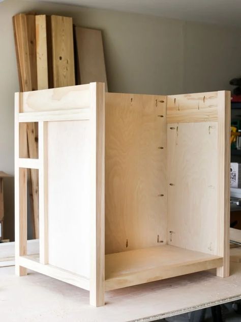 How to Build a DIY Kitchen Island on Wheels Diy Kitchen Island On Wheels, Kitchen Pantry Furniture, Awesome Kitchens, Free Standing Kitchen Pantry, Building Kitchen, Island On Wheels, Portable Kitchen Island, Island Storage, Big Garage