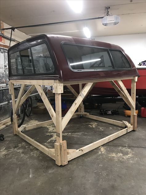 Truck topper storage rack cart. Made with 2x4's, caster wheels, and 2 1/2" sheet rock screws Truck Cap Storage Ideas, Truck Topper Ideas, Camper Shell Storage, Diy Bed Ideas, Truck Update, Truck Shells, Truck Topper, Truck Accesories, Truck Camper Shells