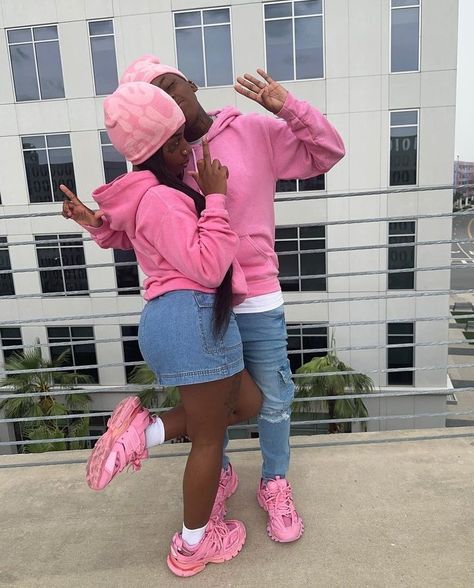 Roora Outfits, Pink Couple Outfit, Rk Empire, Hbcu Fashion, Pink Couple, Couples Matching Outfits Swag, Black Relationship, Matching Fits, Relationship Pics