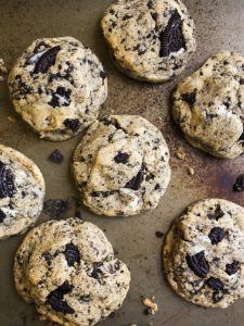 Oreo Peanut Butter Cookies, Parent Trap Cookies, Oreo Peanut Butter Dessert, Peanut Butter Oreo Cookies, Peanut Butter Oreo Bars, Peanut Butter Oreo Dessert, Chocolate Oreo Cookies, Oreo Peanut Butter, Oreo Cookie Recipes