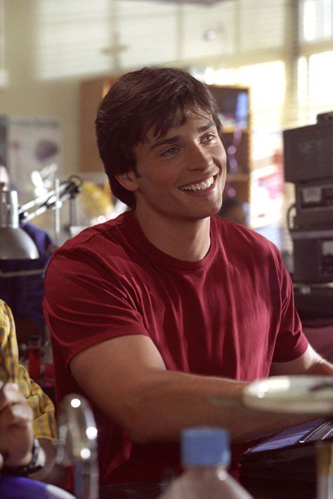 Tom Welling in Smallville Smallville Clark Kent, Tom Welling Smallville, Tom Welling, Clark Kent, Smallville, Zayn Malik, Dream Guy, Man Crush, Pretty Little Liars