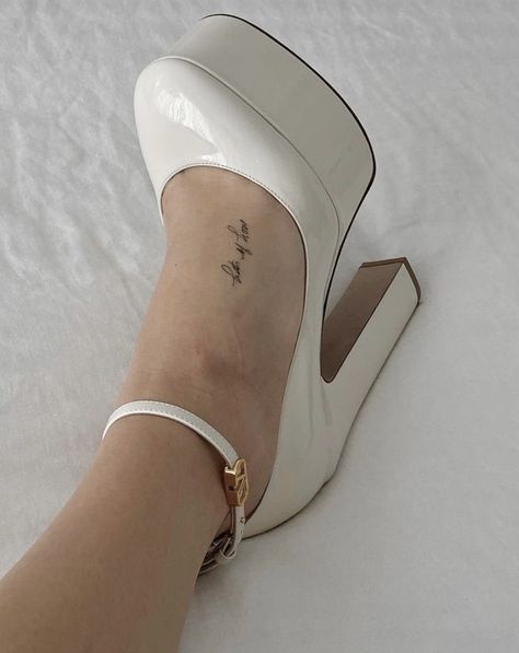 Valentino heels aesthetic Valentino Heels White, Valentino Heels Aesthetic, Aesthetic White Heels, Valentino Heels Outfit, White Heels Aesthetic, Valentino Platform Heels, Valentino Aesthetic, Graduation Heels, Valentino Heels