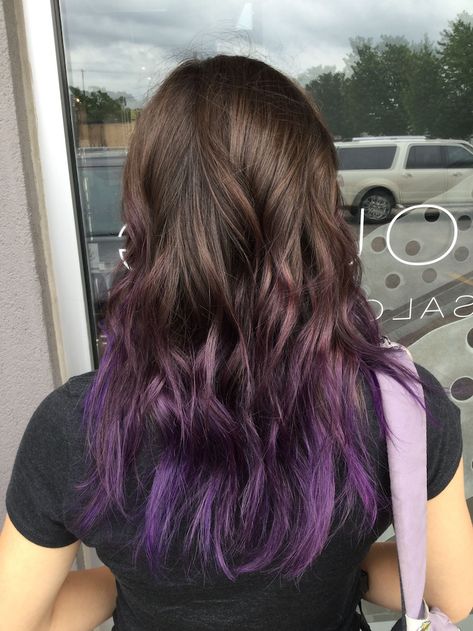 brown-to-dark-purple-medium-length-wavy-hair-ombre-hair-brown-to-blonde Ombré Short Hair, Purple Hair Tips, Boliage Hair, Purple Brown Hair, Blonde Ombre Hair, Violet Hair Colors, Best Ombre Hair, Purple Balayage, Brunette Ombre