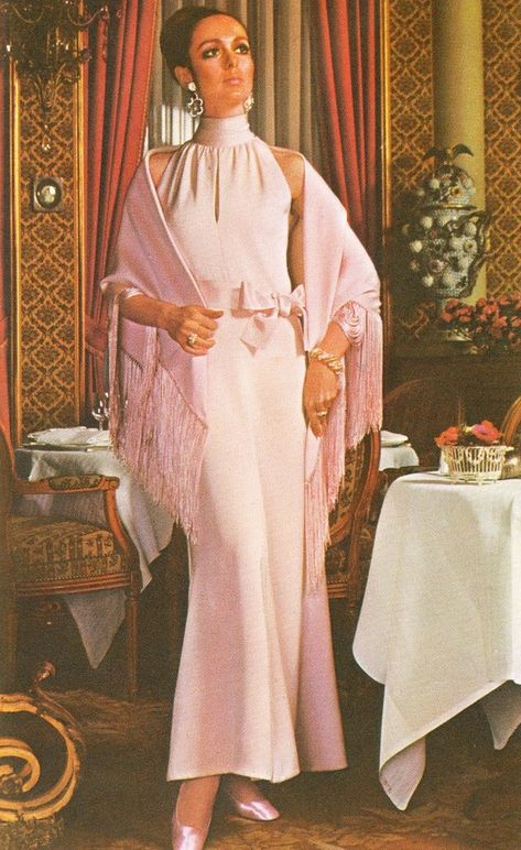 Dior 60s, 60s Vogue, 1960s Vogue, Dress Stole, Christian Dior Designer, Fashion 1960s, Vogue Sewing, Evening Gown Dresses, French Fashion Designers