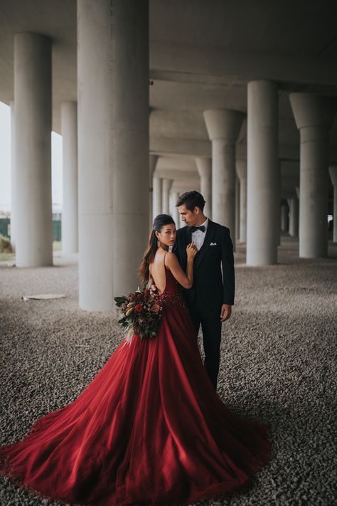 Rachel Wong and Anders Aplin's Free-Spirited Pre-Wedding Shoot - SingaporeBrides بيوت ملكية, Red Wedding Gowns, Pre Wedding Photoshoot Props, Pre Wedding Photoshoot Outfit, Wedding Gown Inspiration, Wedding Photoshoot Props, Wedding Portrait Poses, Pre Wedding Shoot Ideas, Pre Wedding Photoshoot Outdoor