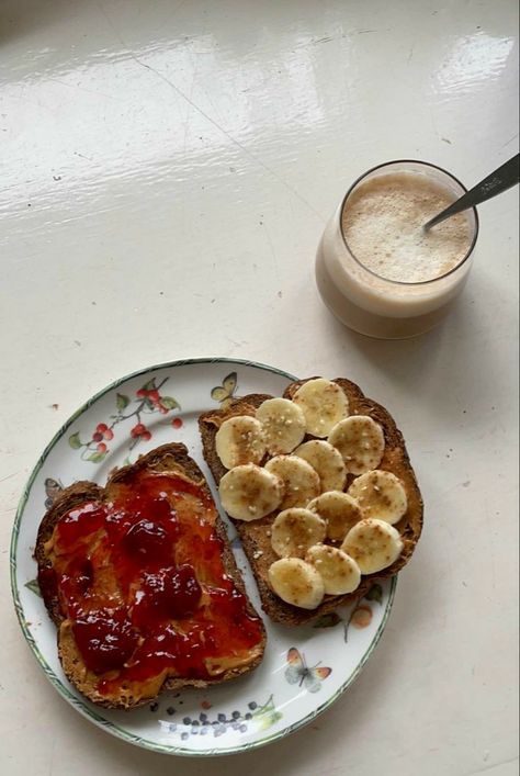 Jam Toast Aesthetic, Breakfast Toast Aesthetic, Aesthetic Toast, Toast With Jam, Toast Aesthetic, Jelly Toast, Jam Toast, Fall Soup Recipes, Healthy Food Inspiration