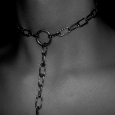 Dark Angels, Aesthetic Grunge, Couple Aesthetic, Chain Choker, Grunge Aesthetic, Black Aesthetic, Book Aesthetic, Bad Girl, Dark Aesthetic