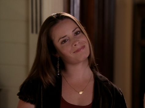 Holly - Piper Halliwell Piper Charmed, Piper Halliwell, Charmed Tv Show, Charmed Tv, Holly Marie Combs, Holly Marie, Derek Hale, Katherine Pierce, Hogwarts Houses