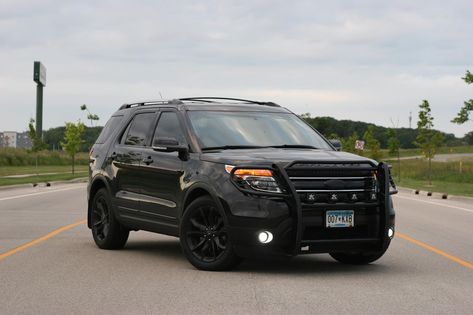 Ford Explorer Police Interceptor, Ford Explorer Custom, 2017 Ford Explorer Sport, 2015 Ford Explorer Sport, Ford Explorer Accessories, Luxury Suv Cars, Explorer Ford, Ford Edge Sport, Ford Explorer Sport