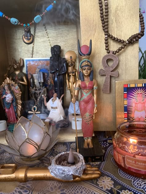 Hathor Altar, Kemetic Altar, Egyptian Witch, Egyptian Spirituality, Altar Inspiration, Alter Decor, Ancient Egyptian Deities, Altar Space, Saraswati Devi