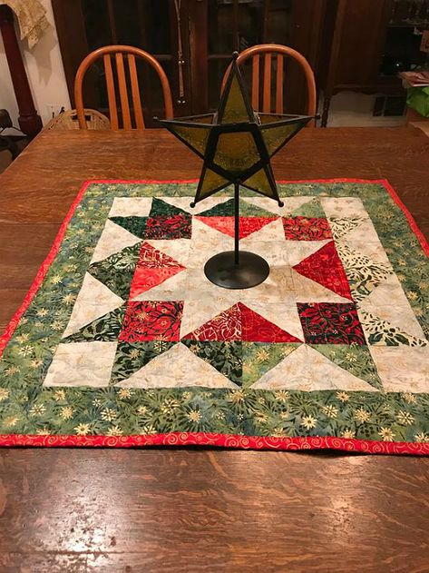 Quilted Christmas Wall Hangings Patterns Free, Quilt Table Toppers Patterns, Christmas Quilt Wall Hangings, Christmas Tablerunners Quilted, Christmas Table Runners Quilted Patterns, Quilted Christmas Table Toppers, Square Table Topper Patterns, Christmas Quilted Table Toppers, Table Topper Quilt Patterns