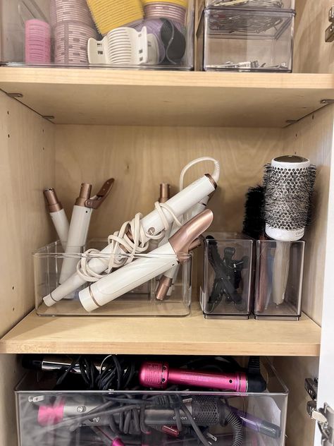 Hair tool storage container. Acrylic container with divider to organize hair and bathroom accessories. Hair Brush Storage Ideas, Storage Ideas For Hair Tools, Hair Tool Storage Ideas, Hair Tool Organization, Hair Stuff Organization, Hair Organization Storage, Organize Hair Tools, Organizing Hair Tools, Airwrap Storage