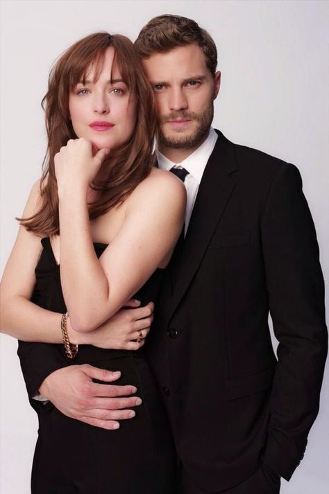 Dakota Johnson and Jamie Dornan Fifty Shades of Grey Promo Shoot Shooting Couple, Christian Grey Jamie Dornan, Fifty Shades Movie, Fifty Shades Darker, Couple Photoshoot Poses, Foto Poses, Photo Poses For Couples, 50 Shades Of Grey, Christian Grey