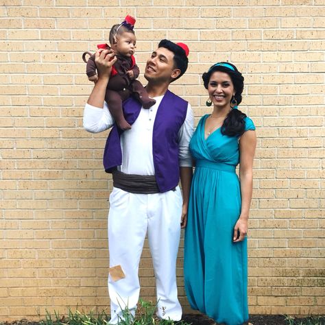 Aladdin family costume! Aladdin, Jasmine, and Abu. So happy this worked out and that it was so fun and inexpensive to make! Costume Halloween Famille, Diy Fantasia, Princess Jasmine Costume, Themed Halloween Costumes, Costume Disney, Trio Halloween Costumes, Holloween Costume, Hallowen Costume, Couples Halloween