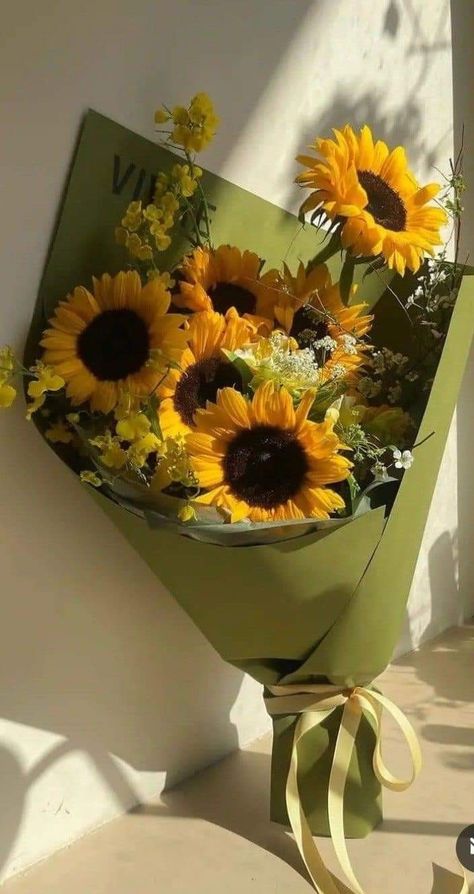 Aesthetic Sunflower, Sweetest Dreams, Luxury Flower Bouquets, Boquette Flowers, Sunflower Bouquets, Flowers Bouquet Gift, Nothing But Flowers, Flower Therapy, Beautiful Bouquet Of Flowers