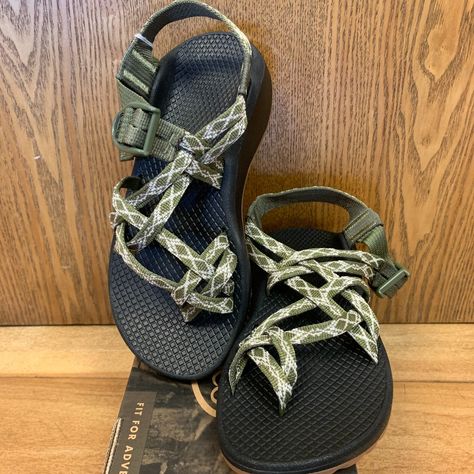 Chocos Shoes, Granola Shoes, Granola Girl Sandals, Cute Chacos, Chaco Sandals Aesthetic, Slip-on Hiking Sandals, Breathable Slip-on Hiking Sandals, Taupe Sandals, Chaco Shoes