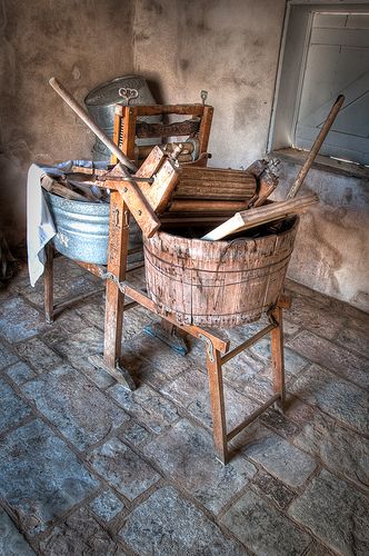 Laundry room...looks like a  'torture chamber'.... this set up seems to have "wringers"...a little more high tech!  :) Outdoor Laundry, Ladder Ideas, Deco Champetre, Wash Tubs, Vintage Laundry, Johnson City, Laundry Mud Room, My Gallery, Living History