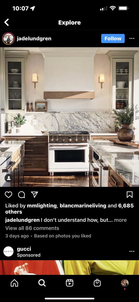 Kitchen Retro, Kitchen Pictures, Modern Cabin, Mountain Home, Double Wall Oven, Range Hood, Retro Kitchen, House Inspo, Kitchen Remodel