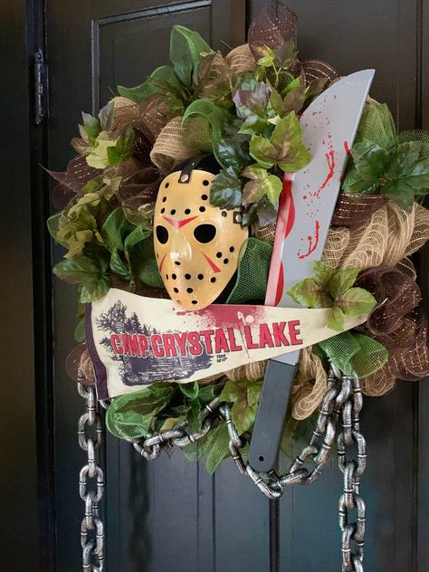 Horror Wreath, Clown Wreath, Scary Halloween Wreath, Halloween Decorations Wreaths, Spider Wreath, Concord Nh, Holiday Wreaths Diy, Diy Halloween Wreath, Farmhouse Halloween