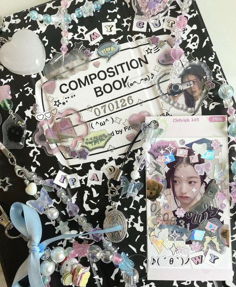 Photocard Binder, Yearbook Themes, Cute Stationary, School Notebooks, Composition Book, Journal Themes, Life Hacks For School, School Hacks, Binders