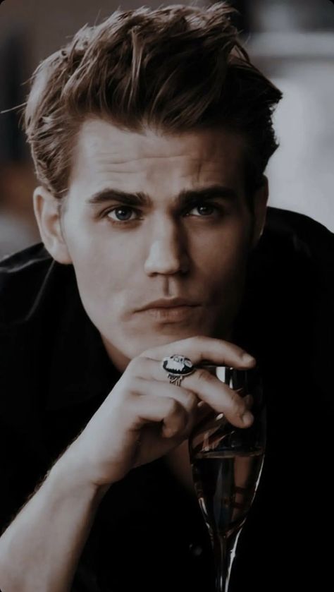 Stefan Tvd, Paul Vampire Diaries, Paul Wesley Vampire Diaries, Klaus From Vampire Diaries, Stefan And Caroline, Vampire Pictures, Vampire Diaries Stefan, Vampire Diaries Guys, Vampire Diaries Wallpaper