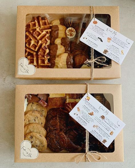 Baked Goods Basket, Pastries Packaging, Coated Strawberries, Chocolate Coated Strawberries, Packaging Cookies, Pastry Packaging, Eid Sweets, Bakery Aesthetic, Bake Sale Packaging