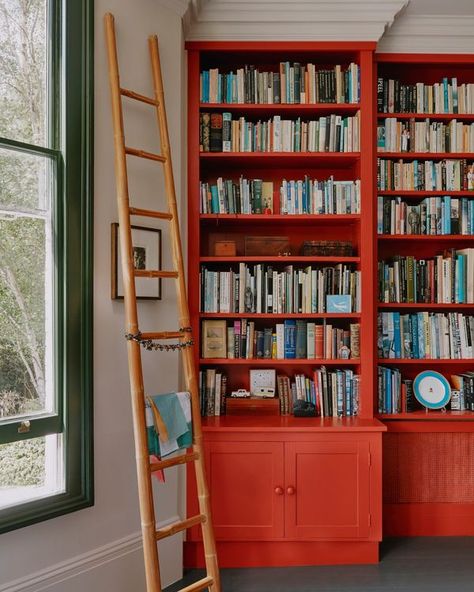 Colorful Bookshelves, Small Home Libraries, Red Bookshelf, Bookshelf Room, Fireplace Bookshelves, Creative Bookshelves, Interior Design Advice, Bookshelf Design, Farrow And Ball