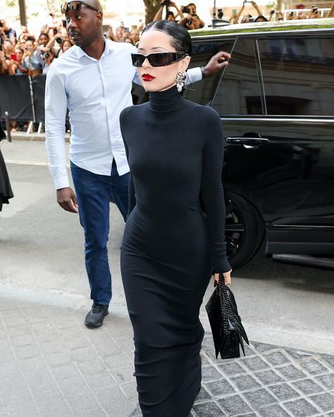 Top Celebrities Walked Balenciaga's Fall/Winter 2022 Couture Show Balenciaga Runway, Black Turtleneck Dress, Alexa Demie, All Black Looks, Neue Outfits, Kris Jenner, Monica Bellucci, Couture Week, Turtle Neck Dress