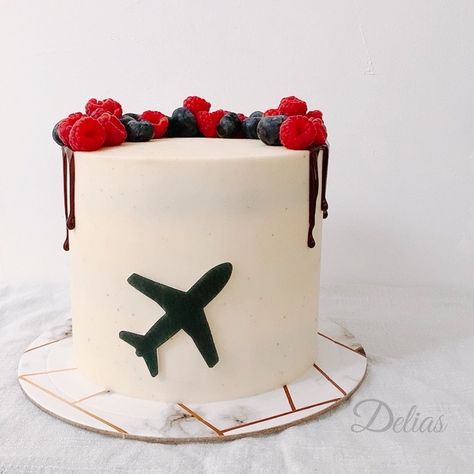 Airplane Theme Cake, Plane Cake, Airplane Birthday Cakes, Airplane Cake, Travel Cake, Simple Cake Designs, Cakes For Men, Buttercream Cake, Easy Cake