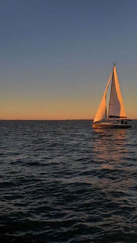 Sunset Summer Aesthetic, Sailing Aesthetic, Galaxy Wallpaper Iphone, Boat Life, Good Morning Animation, Classic Yachts, Vision Board Pictures, On The Ocean, Sunset Summer