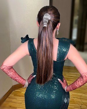 Bridal Plates Hairstyle Indian, Low Braid, Curling Tutorial, Lehenga Ideas, Hairstyle Indian, Butterfly Hairstyle, Half Bun Hairstyles, Stylish Ponytail, Stacked Haircuts