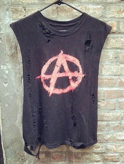 #punk #ripped #destroyed #misfits #balmain http://www.dollskill.com/sitesearch?q=christian+brenner Punk Fashion Diy, Punk Shirt, Tokyo Street Fashion, Diy Vetement, Style Rock, Estilo Punk, Punk Outfits, Alt Fashion, Tops Casual