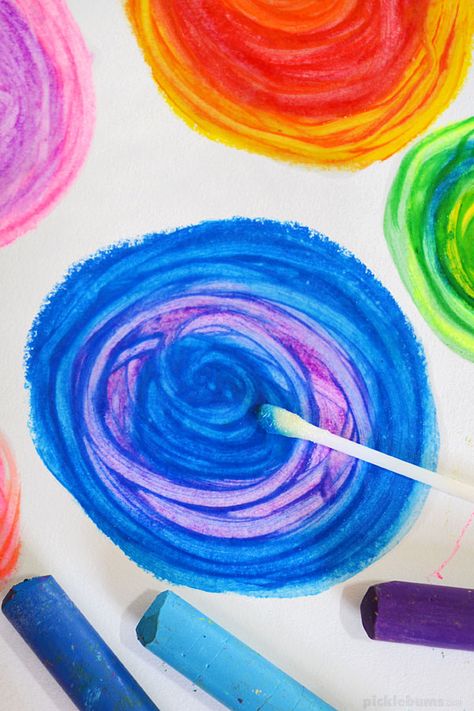 Oil Pastel Painting for Kids - Picklebums Painting Ideas Elementary, Oil Pastel Art Lesson, Oil Painting For Kids, Oil Pastel Crafts For Preschoolers, Preschool Watercolor Art Projects, Pop Art Oil Pastel, Oil Pastel Art Projects, Color Mixing Projects For Kids, Pastel Crayons Art