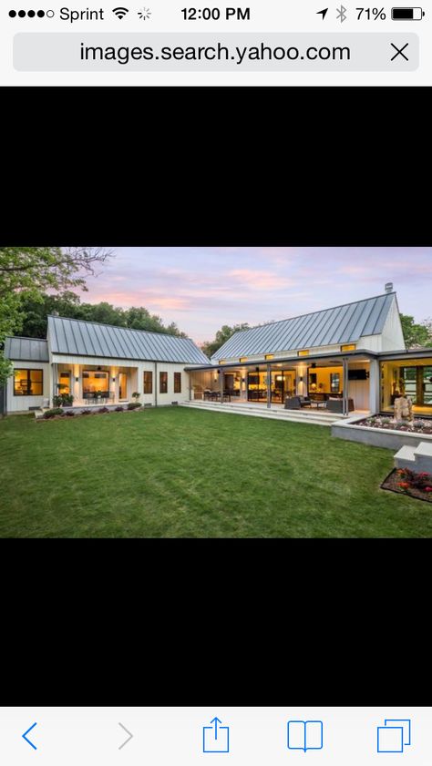 💗 Modern Farmhouse Backyard, Lake Front House Plans, Boho Beach House, Steel Building Homes, L Shaped House, Farmhouse Exterior Design, Farmhouse Paint Colors, Townhouse Designs, Modern Farmhouse Design