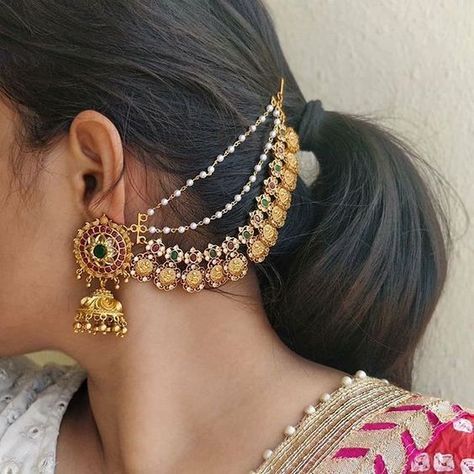 Aesthetic Jhumka, Bridal Jewellery Design, Ear Chain, Antique Jewellery Designs, Jewelry Set Design, Bridal Jewelry Set, Indian Jewellery Design Earrings, Set Designs, Antique Jewelry Indian