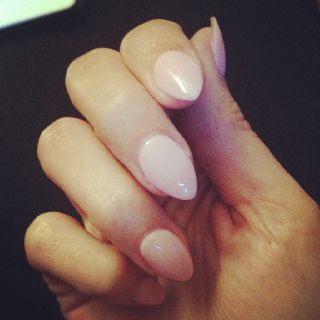 Stiletto Nails Short, Shape Nails, Almond Shape, Nails Makeup, I Love Nails, Hair Nails, Fancy Nails, Nail Games, Gorgeous Nails