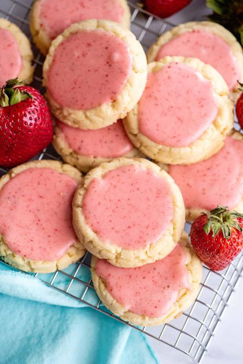 Fresh Strawberry Icing, Fresh Strawberry Muffins, Chewy Sugar Cookie Recipe, Strawberry Sugar Cookies, Strawberry Icing, Fresh Strawberry Cake, Frosted Cookies, Southern Plate, Too Much Sugar