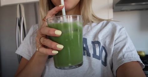 Juice Cleanse Aesthetic, Vogue Beauty, Healthy Girl, Healthy Lifestyle Inspiration, Dream Lifestyle, Green Juice, Clean Girl, Green Smoothie, New Classic