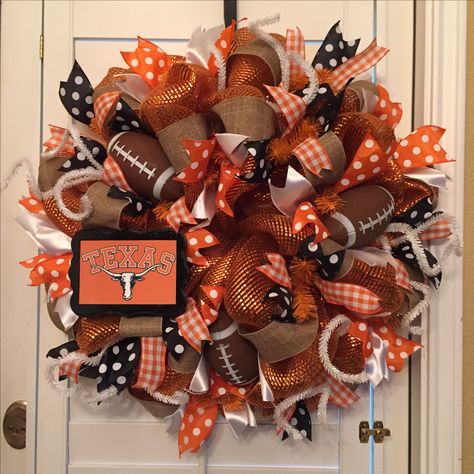 University of Texas mesh wreath. (UT Longhorns) Texas Longhorn Wreath, Ut Wreath, Texas Wreath, College Wreaths, Football Wreaths, Alabama College Football, Ut Longhorns, Cricket Ideas, Football Wreath