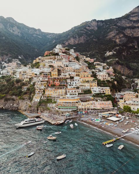 Sun kissed in Positano☀️ #grandebeach #amalfi #amalficoast #amalficoastitaly #italy #praiano #praianoitaly #couples #positano #positanoitaly San Pietro Positano, Positano Winter, Positano Italy Amalfi Coast, Praiano Italy, Positano Italy, Amalfi Coast Italy, Dji Drone, The Amalfi Coast, Positano